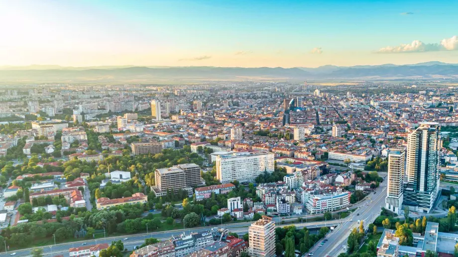 Ще се отрази ли спадът при сделките с имоти върху цените?