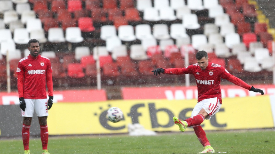 Полузащитникът на Хамза Чатакович напуска Българска армия съобщиха от клуба