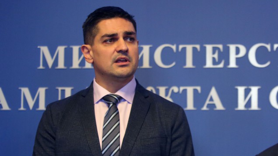 Спортният министър на България изгледа старта на Владимир Зографски на