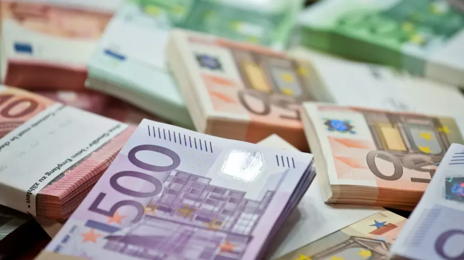 Италия очаква 4 млрд. евро от нов данък за енергийните компании