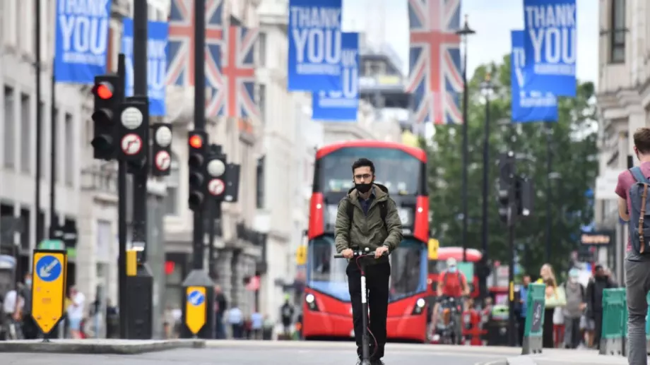 Отменят зеления сертификат и маските във Великобритания