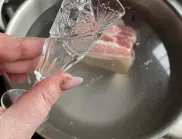 Кристална чаша в тенджерата с месо - бабиният трик, който подлуди готвачите