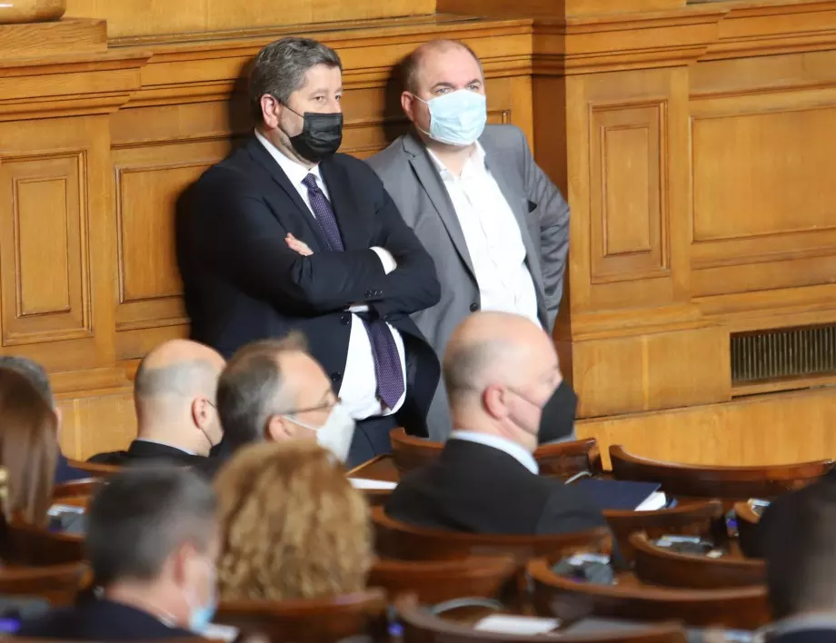 Депутати от "Демократична България" искат за изслушване на Зеленски в парламента
