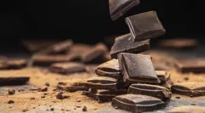 Новите правила на ЕС ще повишат сериозно цената на шоколада и сладкишите. Какви са те?