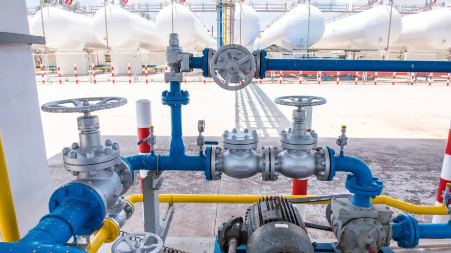 Германски министри бранят вноса на руски нефт и газ