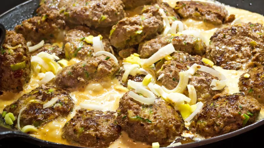 Кюфтета с праз на фурна