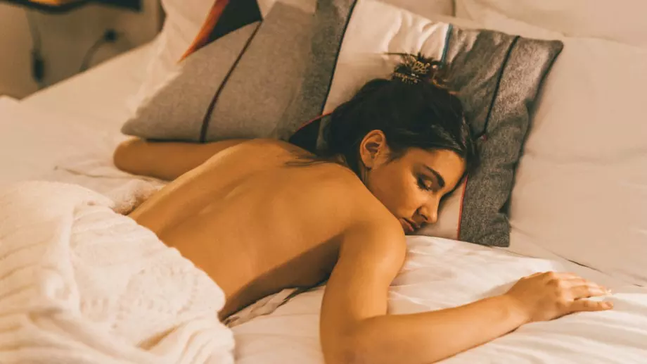 Тези 3 зодии спят непробудно като бебета