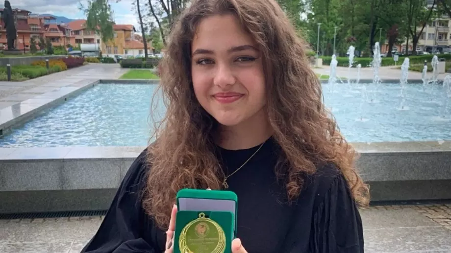 Александра Умленска и светът на роботите