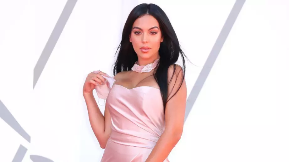 Джорджина Родгригес обра овациите в изкусителна фотосесия (СНИМКИ)