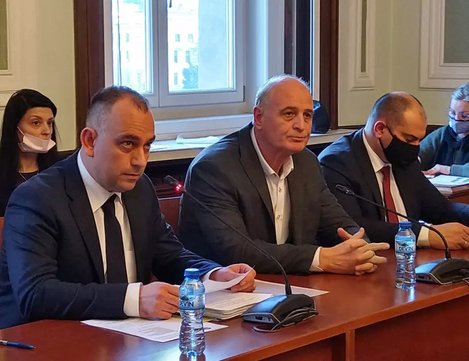 Депутат от "Продължаваме промяната": Народното събрание няма да даде оръжие на никого