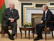 От страх, че е следващият: Лукашенко в паника е сменил готвача, прислугата и охраната си