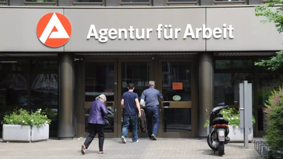 Неваксинираните в Германия остават без работа и без помощи за безработни