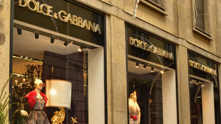 От тази година Dolce amp Gabbana вече няма да използва