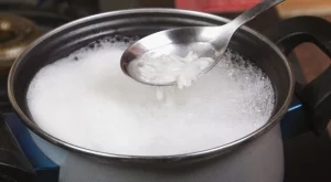 Ето как да направите почистващ препарат с водата от ориза