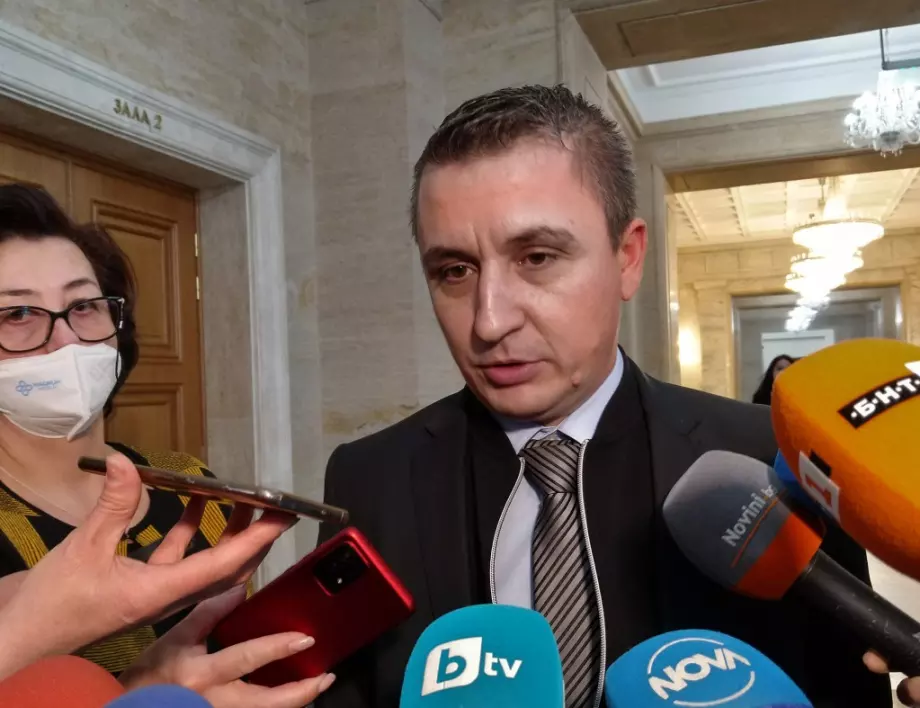 Енергийният министър не отговори на въпрос дали новият шеф на "Булгаргаз" е свързан с "Газпром"