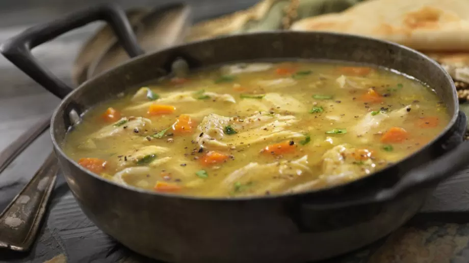 Домашна пилешка супа със спанак