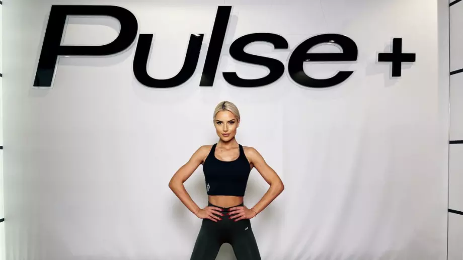 Тайната на добрата форма! Хриси Парова поддържа топ кондиция с иновативен фитнес аксесоар!