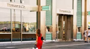 Занаятчии правят иновации върху бижутата на Tiffany&Co.