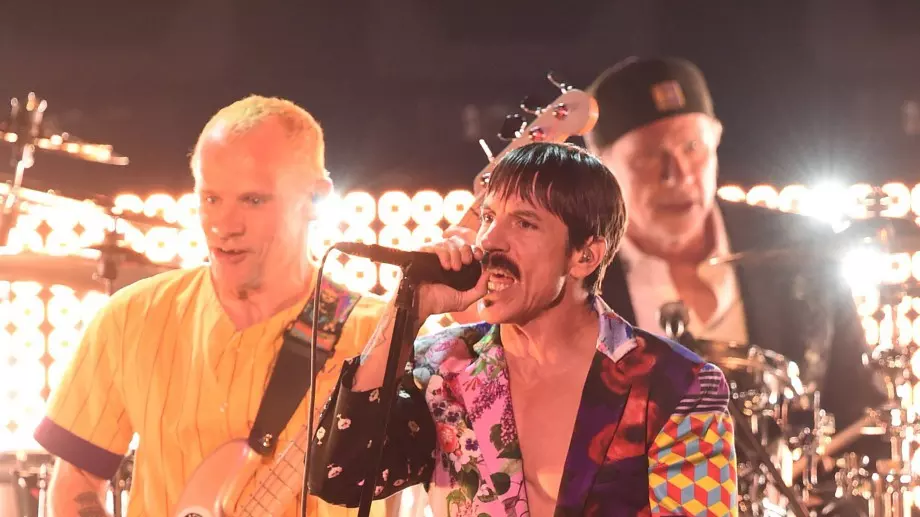 Red Hot Chili Peppers изненадващо обявиха издаването на нов албум