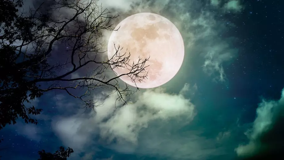 Мощно пълнолуние на 4 юни, тези 2 зодии ще избухнат