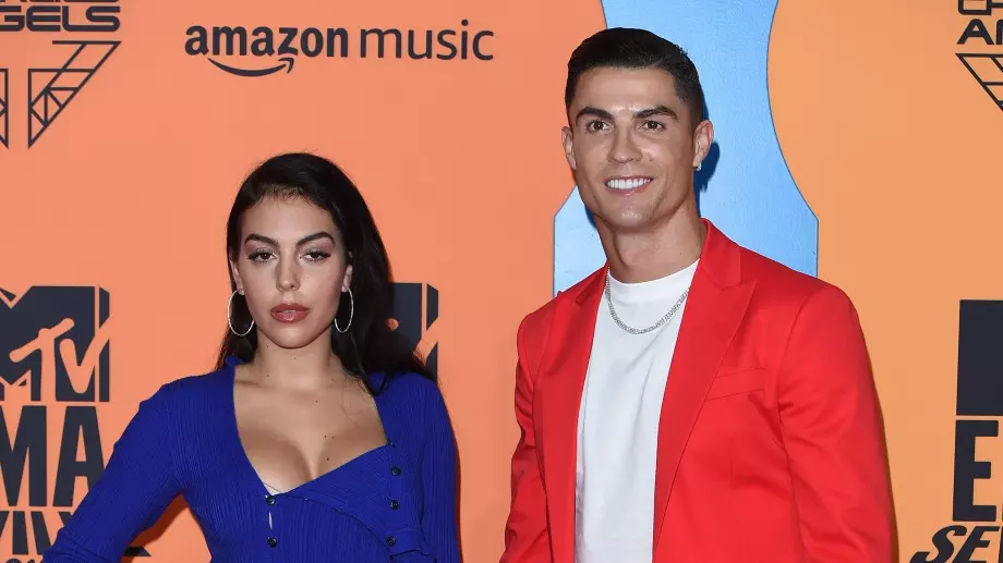 Ето какво подари Джорджина на Роналдо за рождения му ден (ВИДЕО)