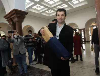 Петков отива на повторен разпит в Прокуратурата заради Божков