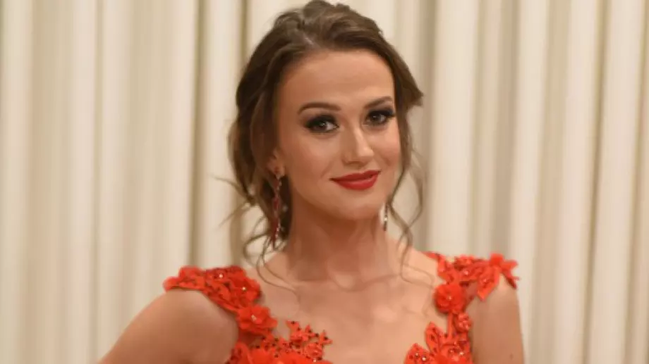 Дениз Хайрула от 