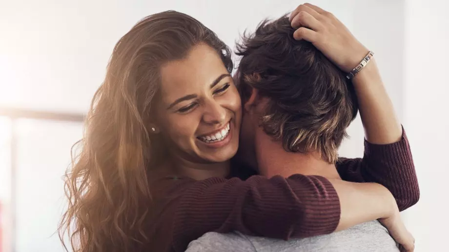 Една прегръдка, а толкова много любов   