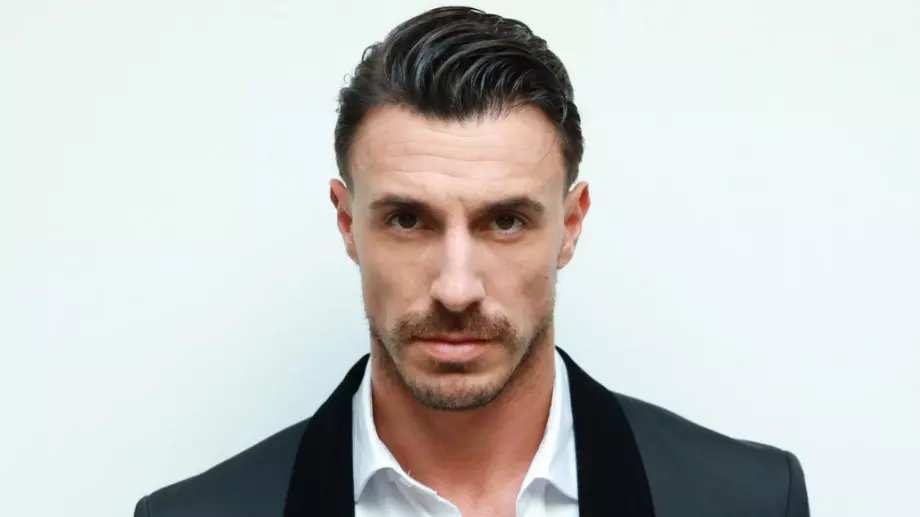 Това ли е истинската половинка на Виктор Стоянов? (СНИМКИ)