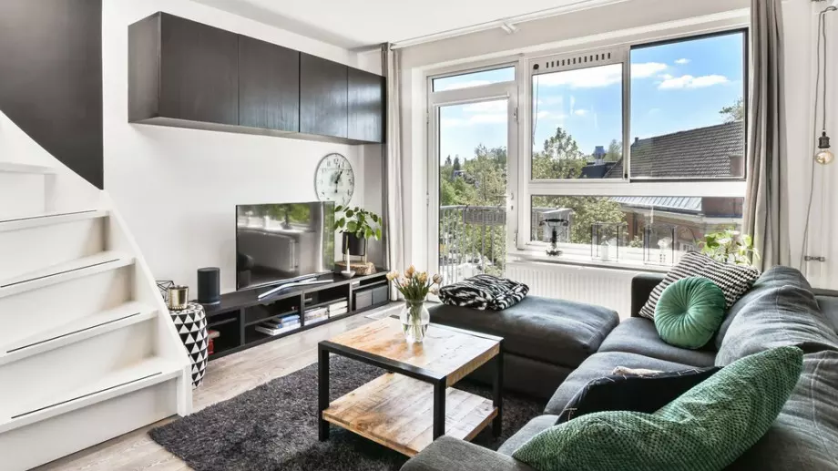 Красив и стилен дом с помощта на модерните холни секции