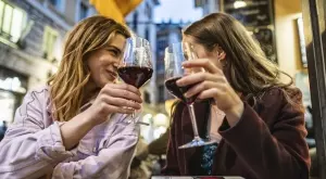 Виц на деня: Съпруг дава урок на пияната си жена