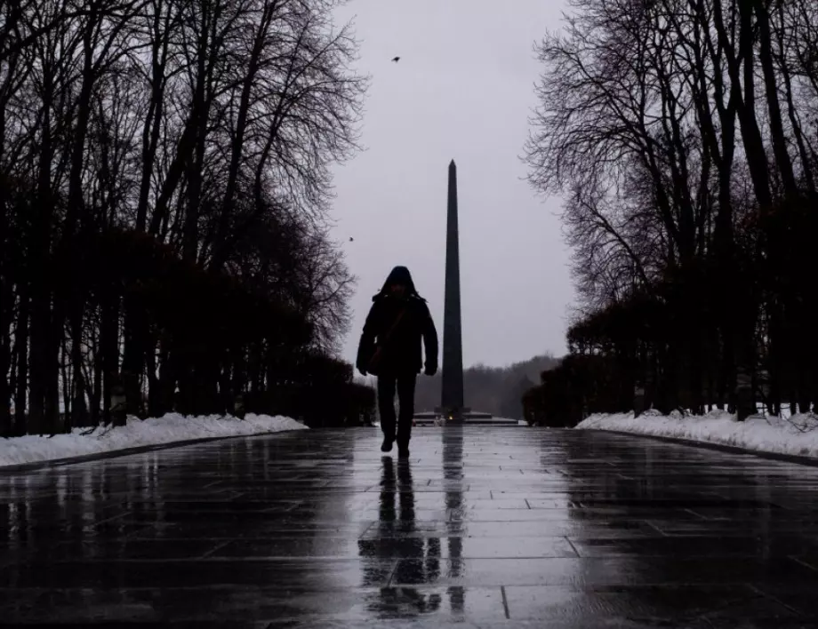 Не се налага военно положение в Украйна, твърди украинският военен министър