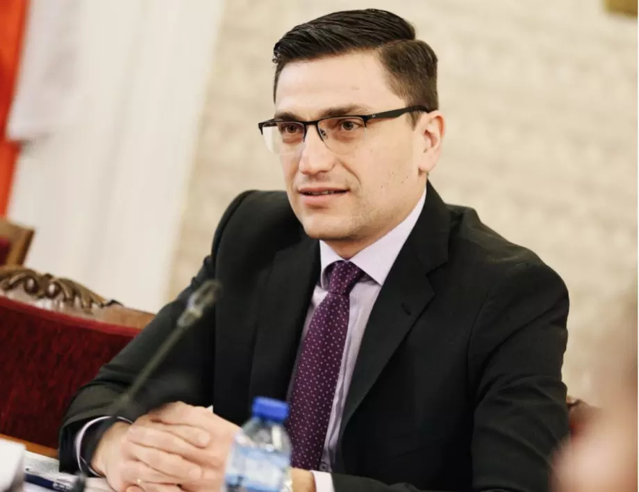 Сабрутев: Нашият премиер се казва Кирил Петков