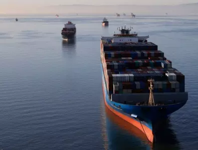 Товарен кораб с украинско зърно за кратко блокира Суецкия канал