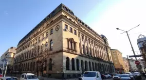 Вдигат заплатите и ваучерите за храна в "Български пощи"