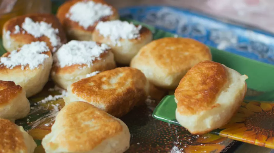 Специалните малки бухтички с пудра захар на баба