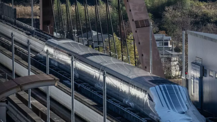 Хиляди нощуваха по гарите, след компютърен срив в Нидерландия