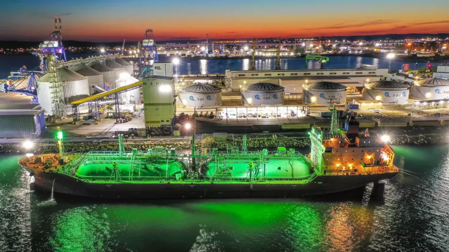 Фонд "Три морета" придобива част от "БМФ Порт Бургас"