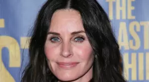 Кортни Кокс: Съжалявам за това, което си причиних на лицето (СНИМКИ)