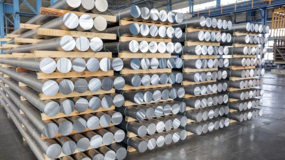 Алуминият с нова рекордна цена, златото също поскъпва 