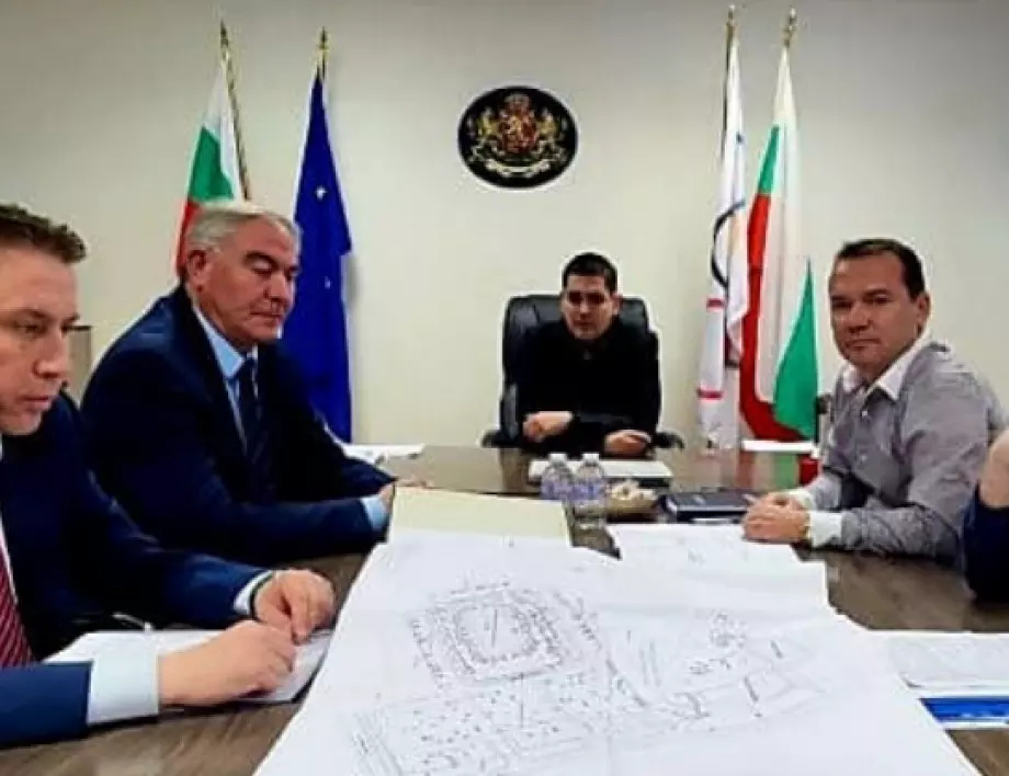 Кметът на Плевен се срещна с министър Василев заради план за мащабен спортен център
