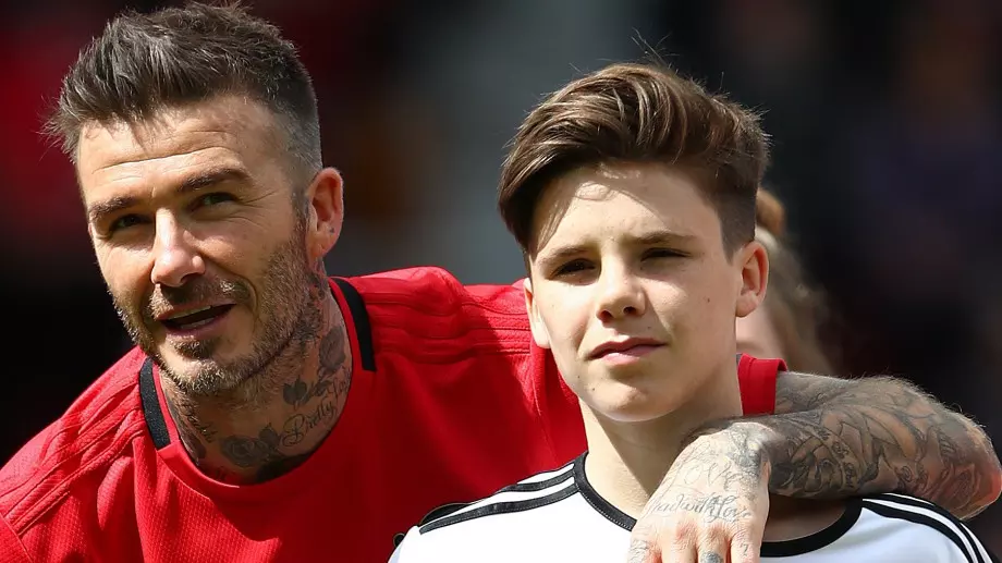 17-годишният Круз Бекъм се съблече, за да имитира баща си (СНИМКИ)