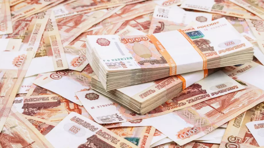 Защо парите в обращение в Русия нараснаха до рекордна стойност?