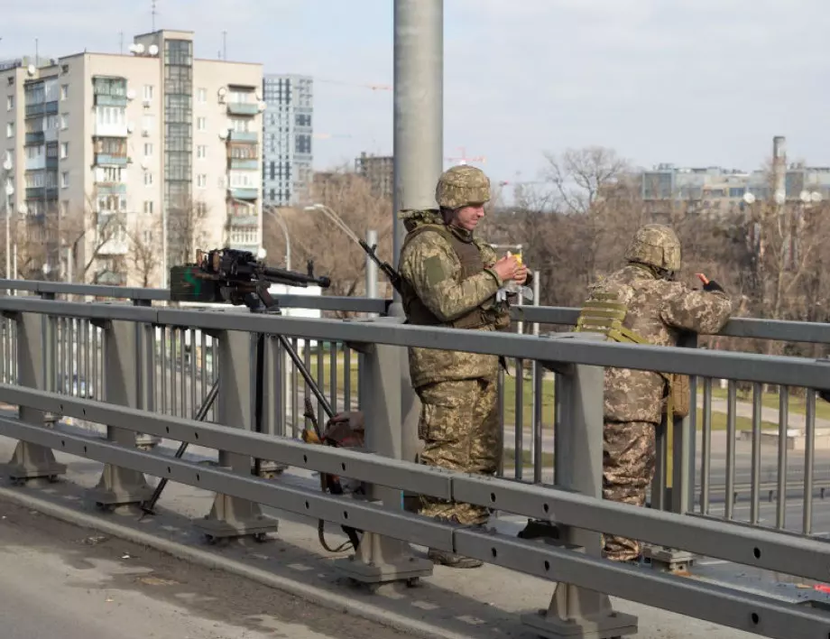 Всички учебни заведения в Украйна затварят 