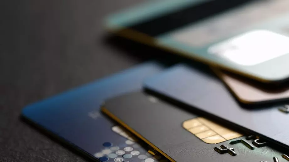 Представиха глобален план за рециклиране на кредитни карти