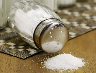 Поръсете прага на дома си сол и карамфил и вижте какво ще се случи