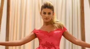 Забавната Ева от "Ергенът" е истинска изкусителка в живота (СНИМКИ)