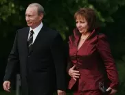 Колко богата е бившата жена на Путин - Людмила?