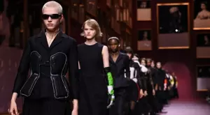 Dior представи "защитно" облекло, подходящо за времето на война (СНИМКИ)