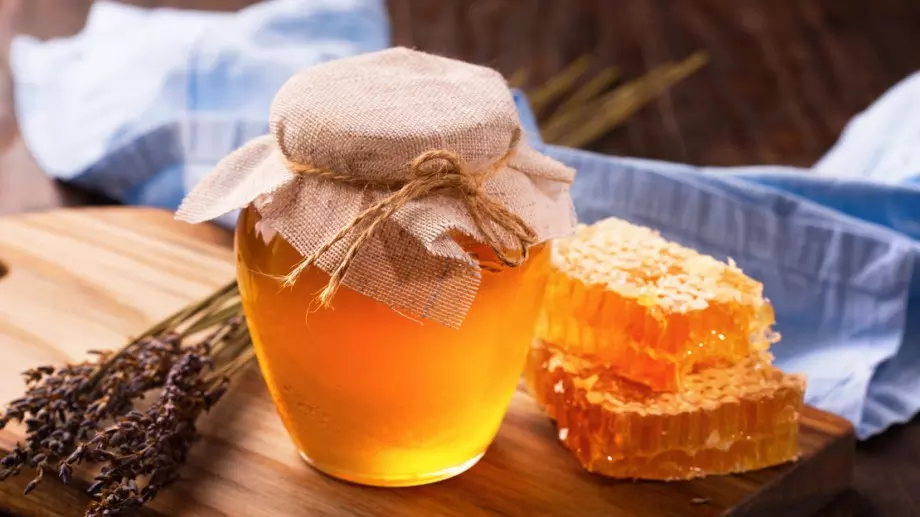 Медът е по-добър срещу настинки от антибиотиците
